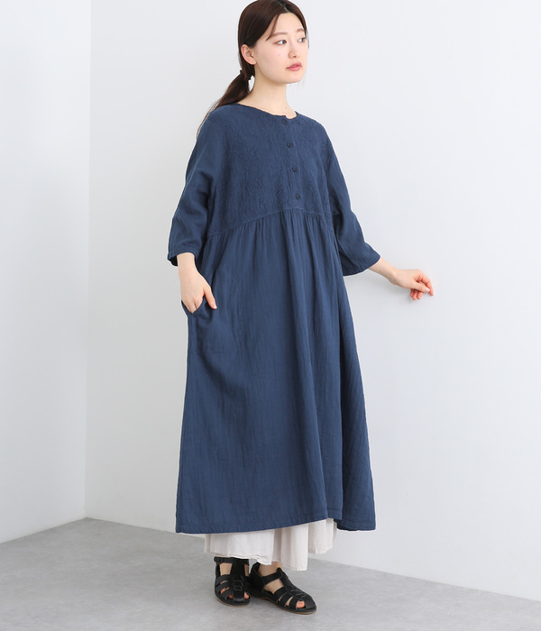 Wガーゼ小花刺繍胸切替ワンピース(A・ライトグレー)【新入荷