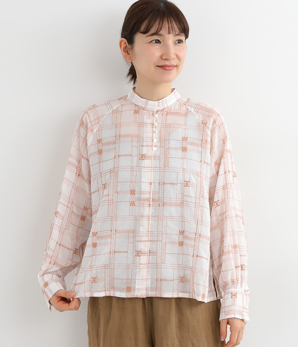 コットンボイル刺繍ブラウス(A・オフ系)