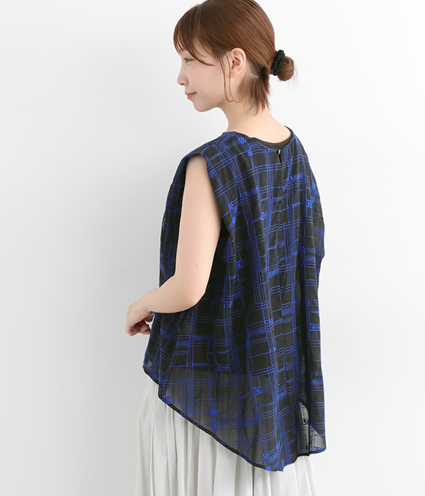 コットンボイル刺繍ノースリーブブラウス(B・ブラック系)