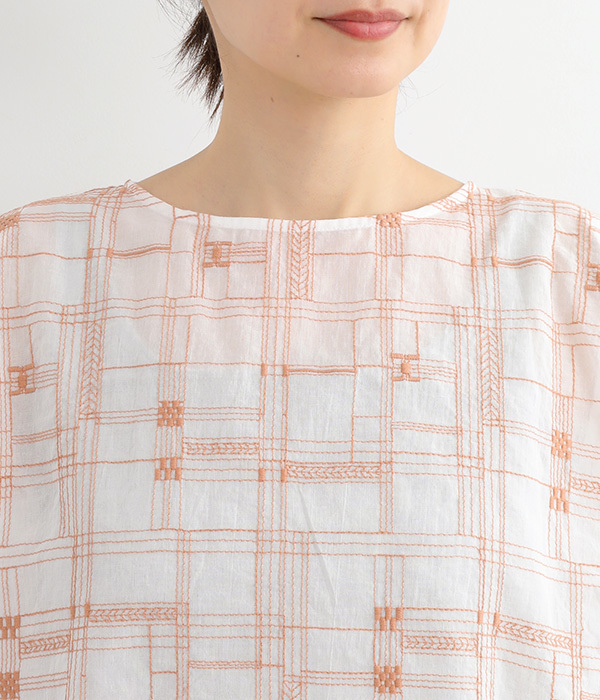 コットンボイル刺繍ノースリーブブラウス(B・ブラック系)