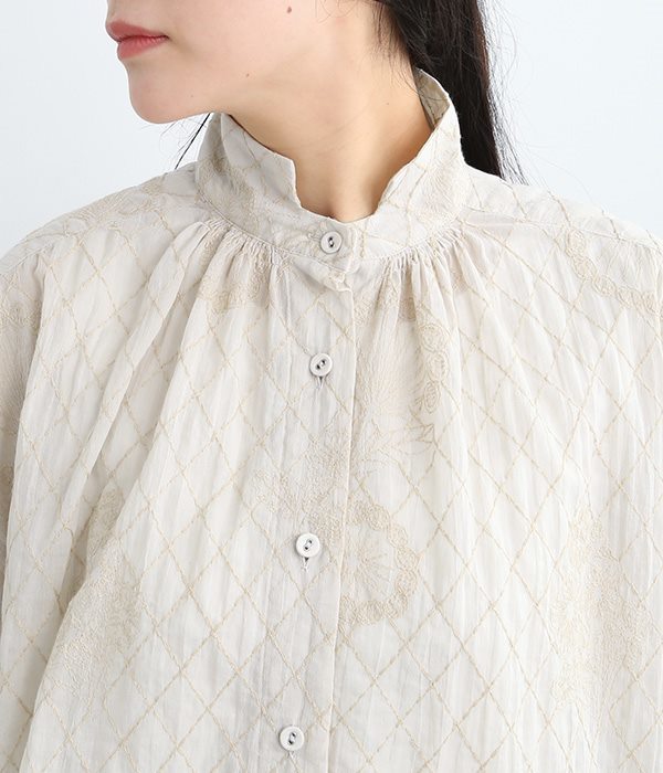 コットンボイルキルティング風刺繍 スタンドカラーシャツ(B・ネイビー系)