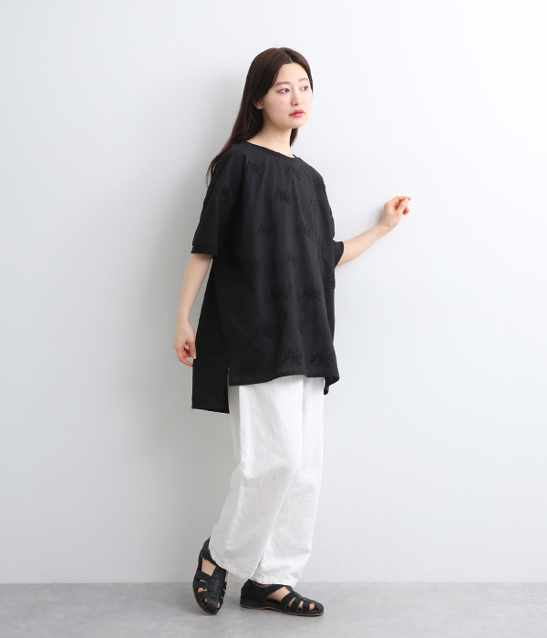 立体花柄刺繍異素材切替プルオーバー(C・ブラック)