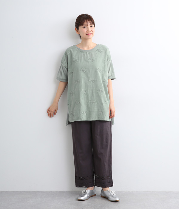立体花柄刺繍異素材切替プルオーバー(C・ブラック)