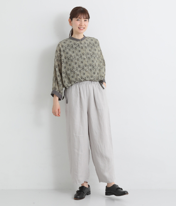 シルクタッチボイルタイルプリント　裾ドロストシャツ(B・ライトカーキ)