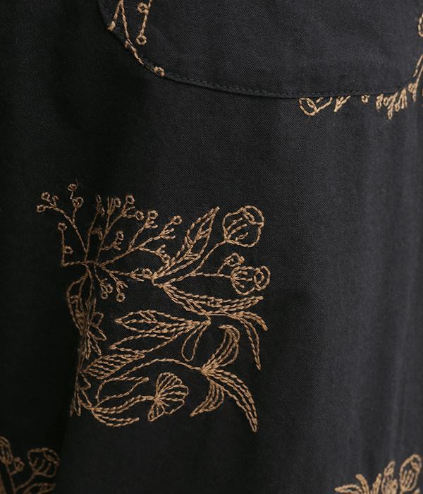 コットン　スクエアフラワー刺繍　リラックスパンツ(B・ブラック)