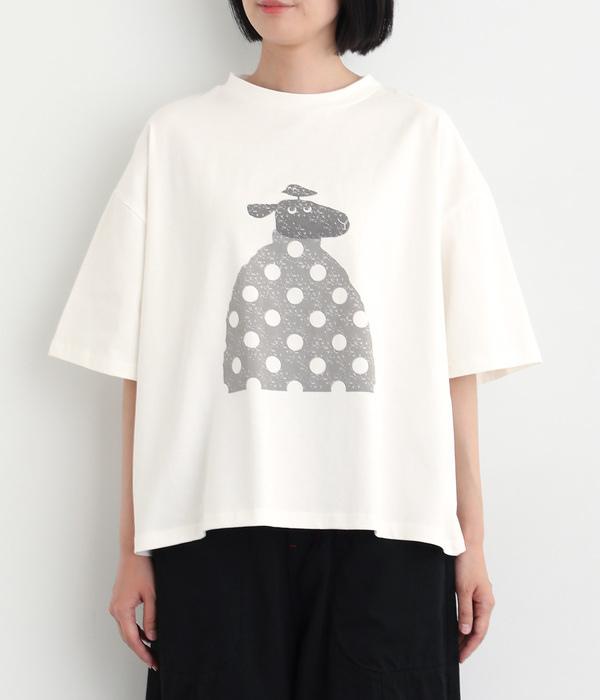 服を着たSHEEPTシャツ(A・ホワイト)