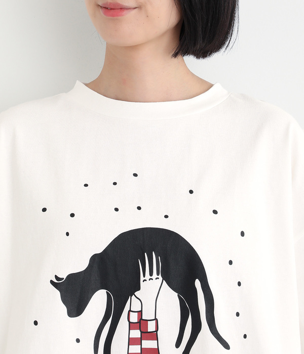 抱っこされる猫Tシャツ(A・ホワイト)