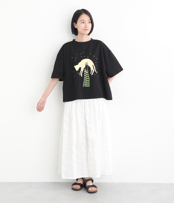 抱っこされる猫Tシャツ(A・ホワイト)