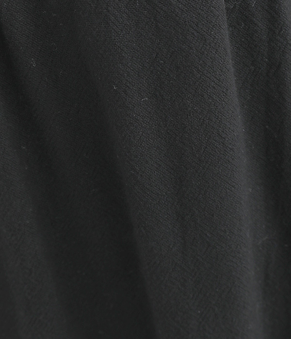 くすみカラーコットンリネンプリント 裾タックパンツ(C・ブラック)