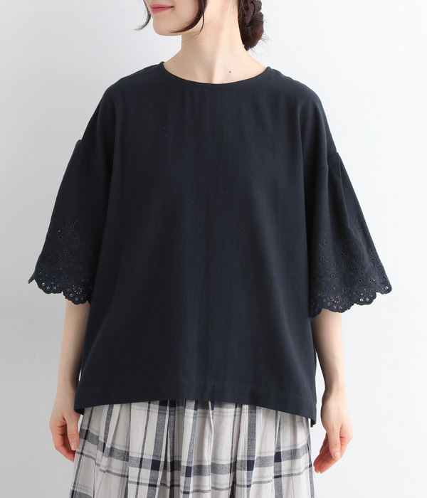 コットンリネン スカラップ刺繍ブラウス(B・ネイビー)