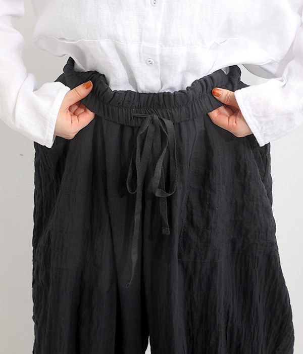 シャーリング裾ゴムワイドパンツ(B・ブラック)
