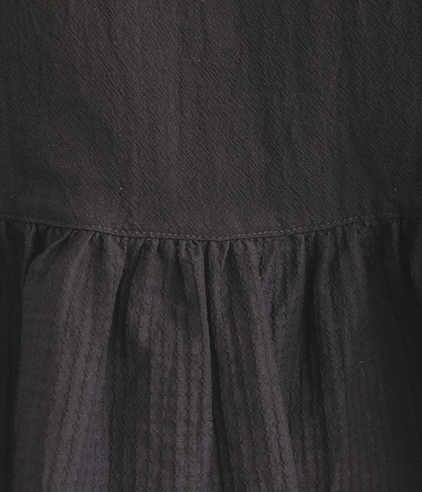 コットンワッシャー裾フリルプルオーバー(C・ブラック)