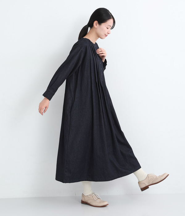 【別注】くるみボタンとピンタックのギャザーワンピース(A・インディゴデニム)