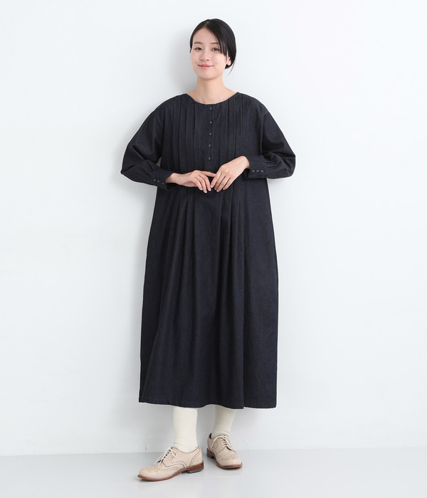 【別注】くるみボタンとピンタックのギャザーワンピース(A・インディゴデニム)