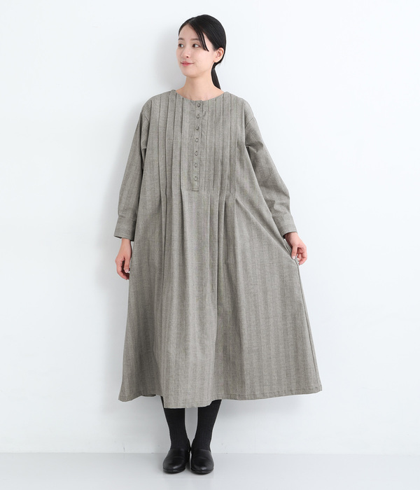 【別注】くるみボタンとピンタックのギャザーワンピース(A・インディゴデニム)