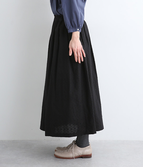コットン花柄刺繍スカート(B・ブラック)