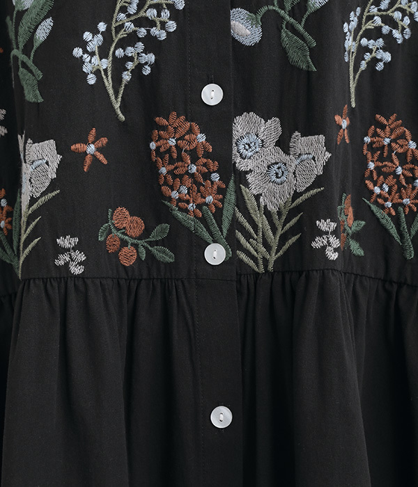 コットン花刺繍ワンピース(A・ブラック)【再入荷】｜Emago