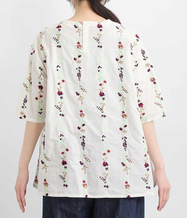 コットン花ストライプ総柄刺繍ブラウス(A・アイボリー)