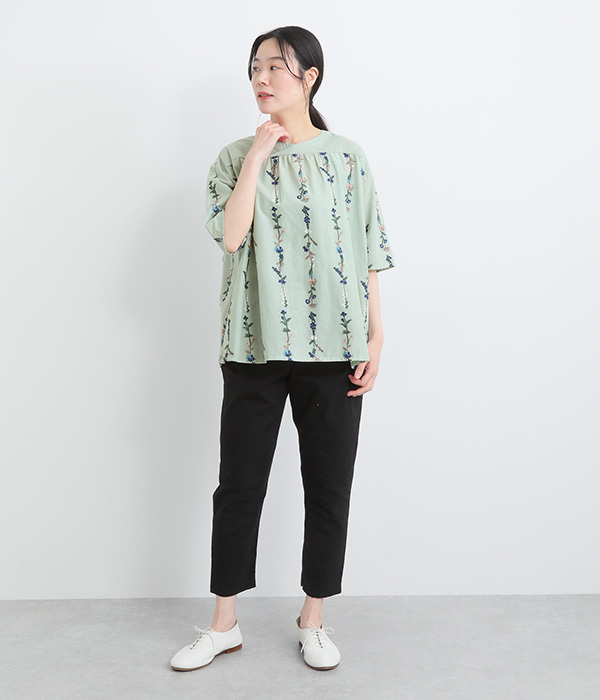 コットン花ストライプ総柄刺繍ブラウス(B・ブラック)【新入荷