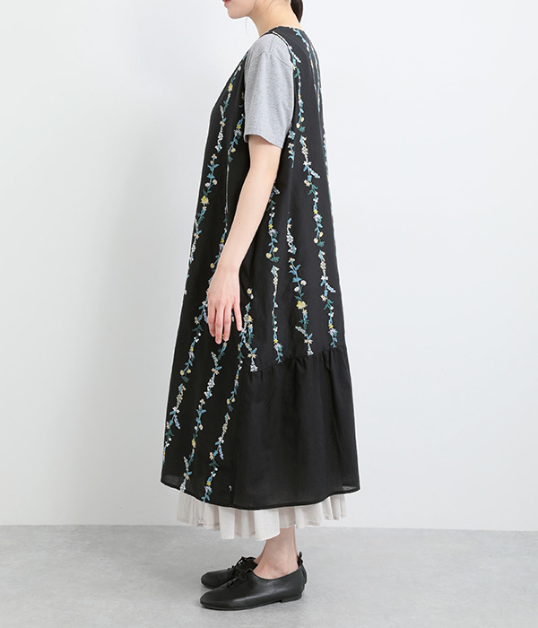 コットン花ストライプ総柄刺繍ジレ(B・ブラック)