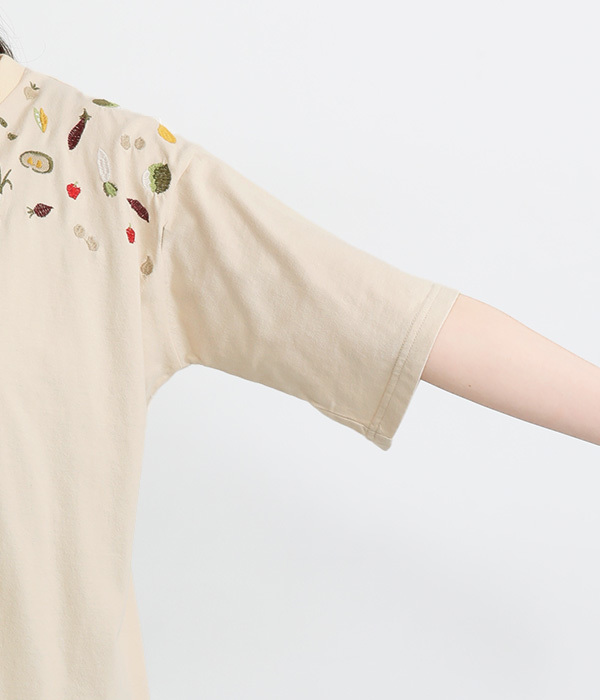 コットンさらさら天竺野菜刺繍5分袖Ｔシャツ(A・アイボリー)