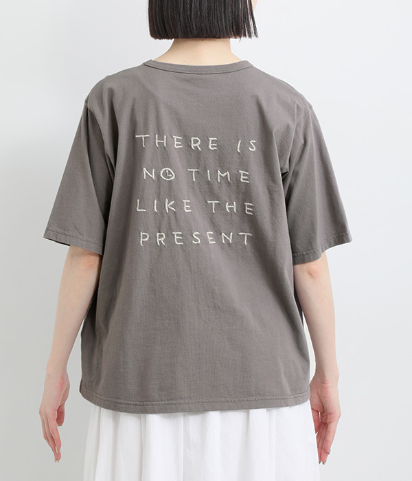 コットンさらさら天竺ピスネーム付きロゴ刺繍Ｔシャツ(B・チャコールグレー)