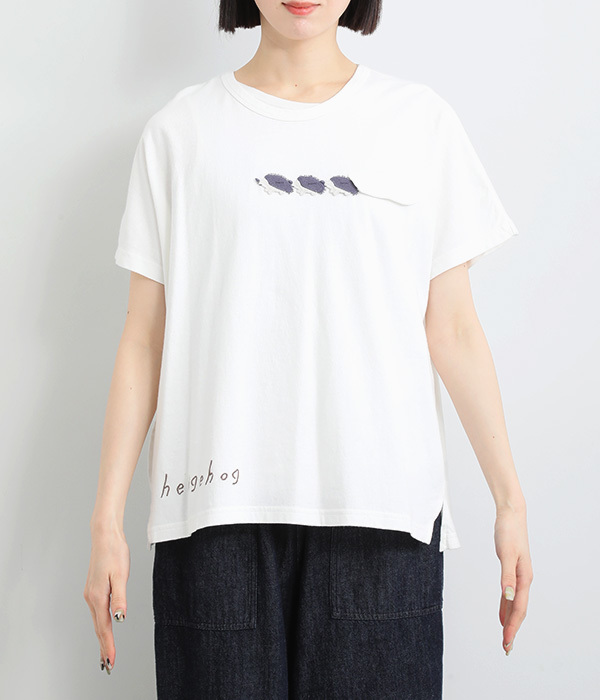 コットンリネン天竺ハリネズミかぎ編みロゴ刺繍ドルマンＴシャツ(A・ホワイト)