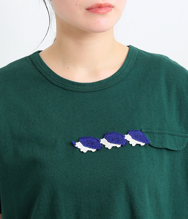 コットンリネン天竺ハリネズミかぎ編みロゴ刺繍ドルマンＴシャツ(A・ホワイト)