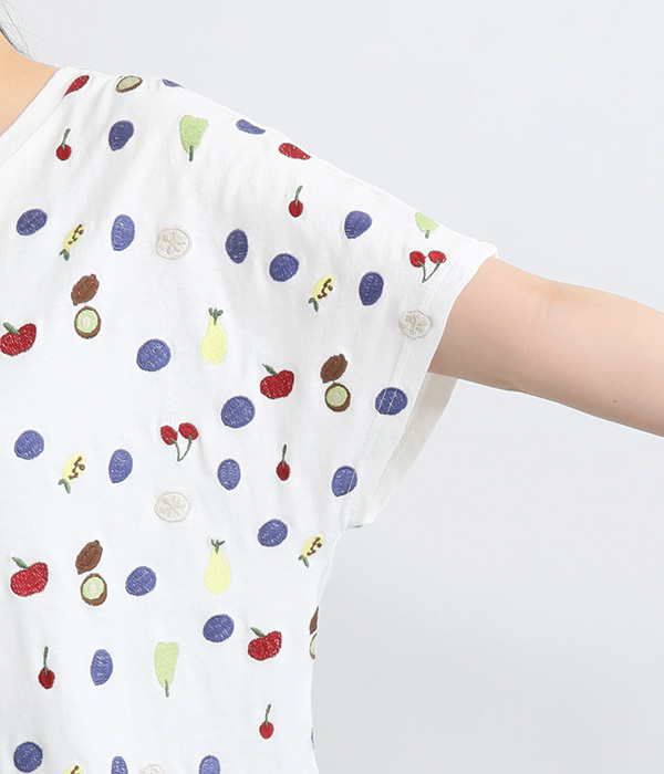 コットンリネン天竺フルーツ刺繍ドルマンＴシャツ(A・ホワイト)