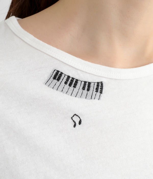 コットンリネン天竺夜風と音色刺繍Ｔシャツ(A・ホワイト)
