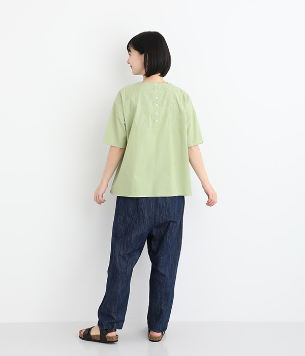 コットンシャンブレーお花レース風刺繍ブラウス(B・オリーブ)