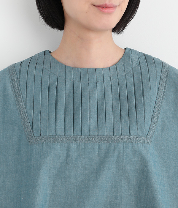 コットンシャンブレーお花レース風刺繍ブラウス(B・オリーブ)