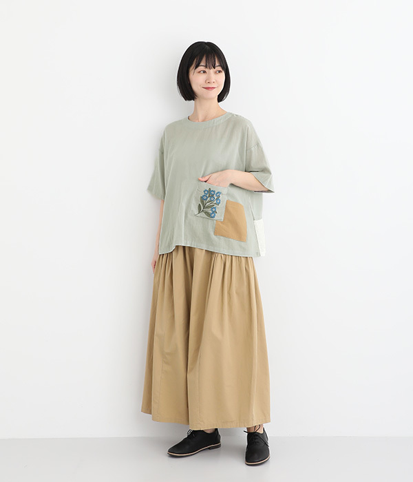 コットンローン多ポケット花刺繍ブラウス(B・グレー)