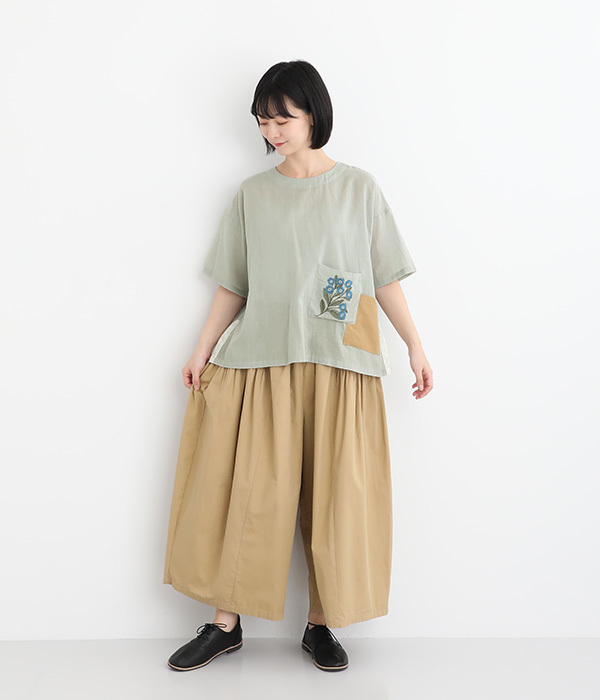 コットンローン多ポケット花刺繍ブラウス(B・グレー)
