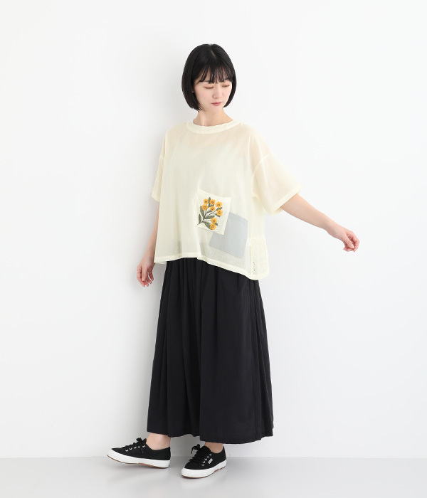 コットンローン多ポケット花刺繍ブラウス(B・グレー)