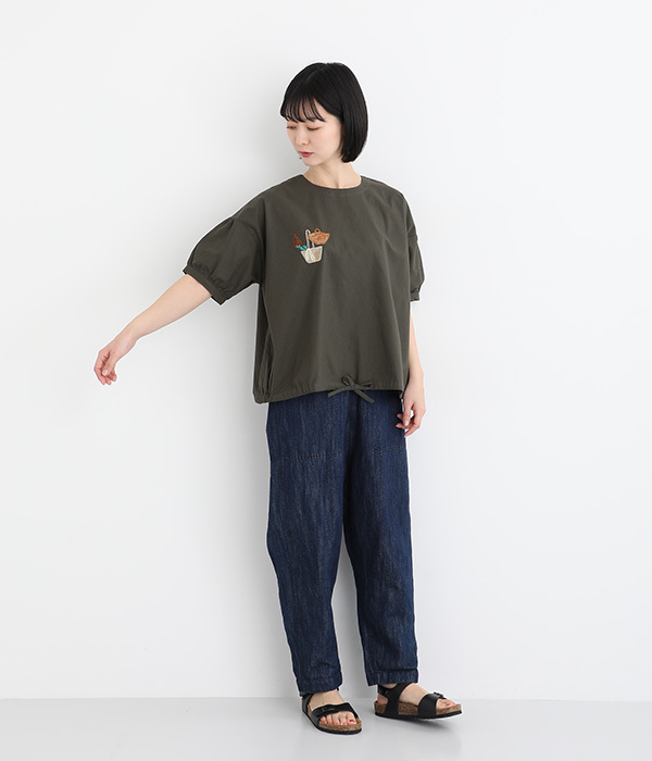 コットンリネン布帛かごバック刺繍ブラウス(B・チャコールグレー)