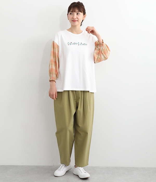 コットン花刺繍袖ギャザーＴシャツ(A・ホワイト)