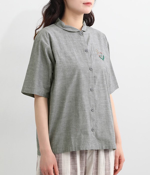 コットンカラフルネップシャンブレー花刺繍シャツ(A・ブラック)