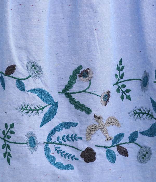 コットンカラフルネップシャンブレー裾刺繍ワンピース(B・ネイビー)