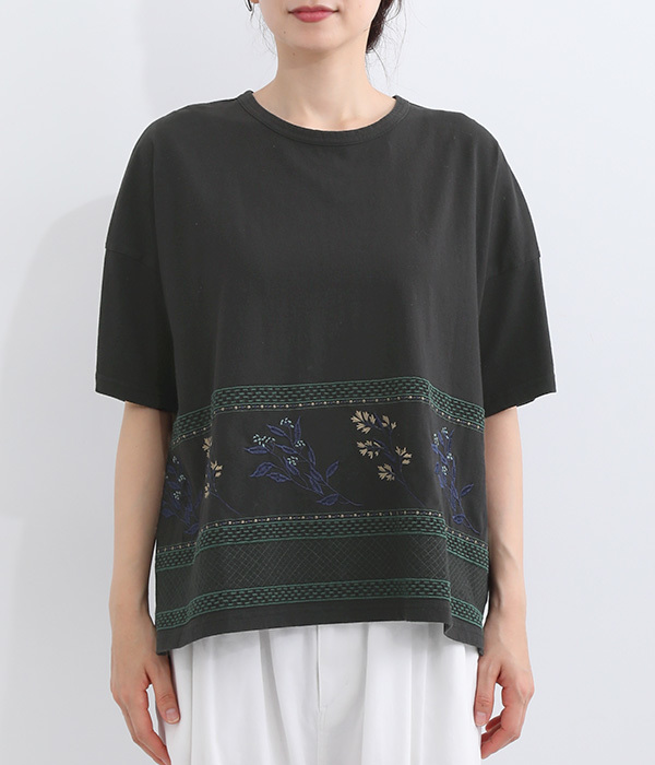 裾植物刺繍Tシャツ(C・ブラック)