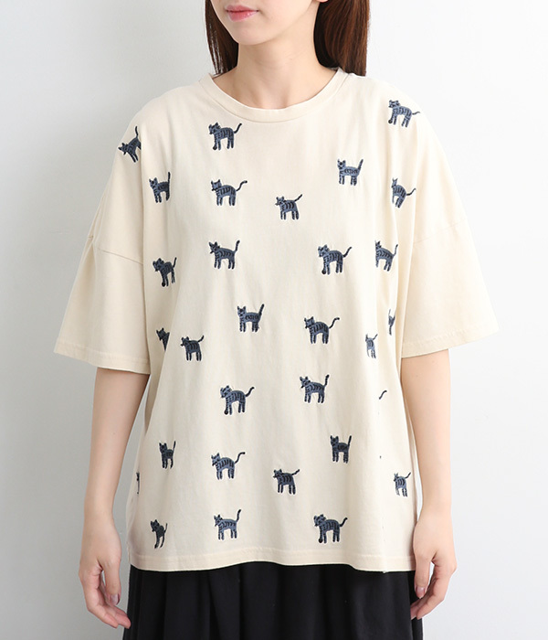 しましま柄のネコ刺繍Tシャツ(C・アイボリー)