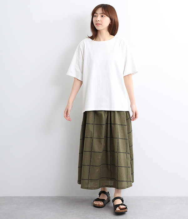 透かし花刺繍スカート(B・カーキ)