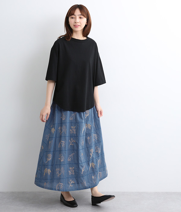 透かし花刺繍スカート(B・カーキ)