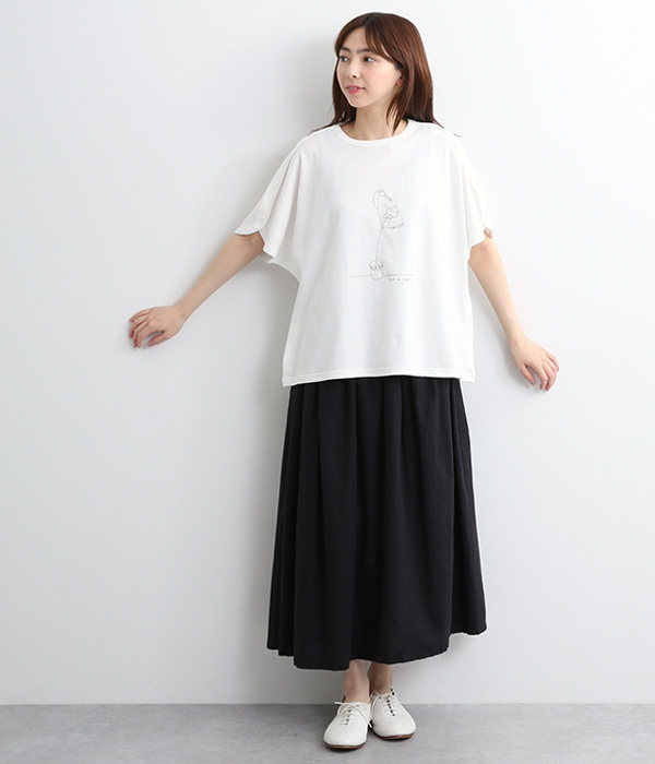 シャワータイムお花刺繍Tシャツ(A・ホワイト)