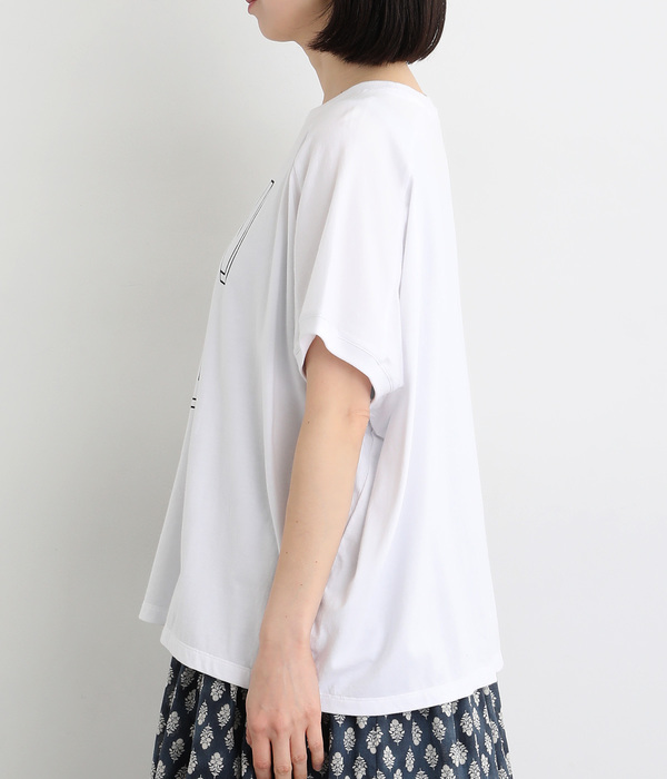 良質天竺変形ワイドロゴプリントＴシャツ　BIENQUE(ホワイト)