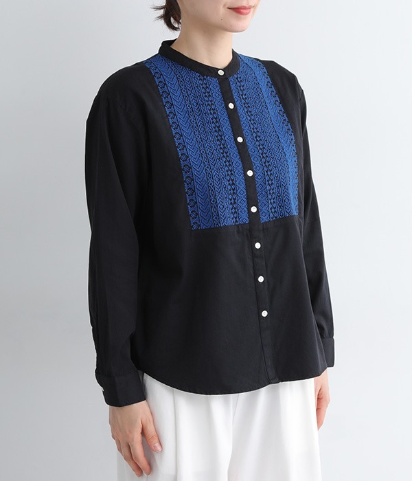 サテン刺繍　シャツ(C・ブラック×ブルー)