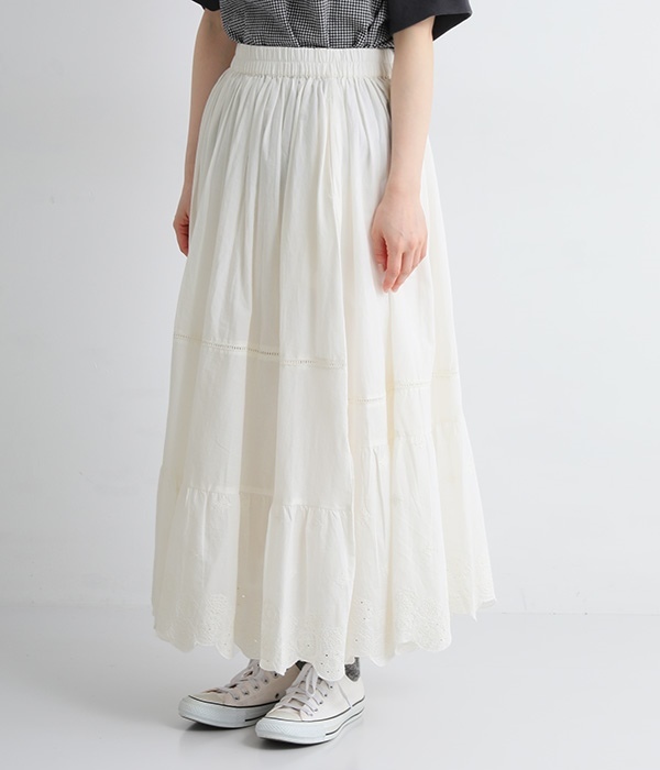 スカラップ刺繍ティアードスカート(ホワイト)