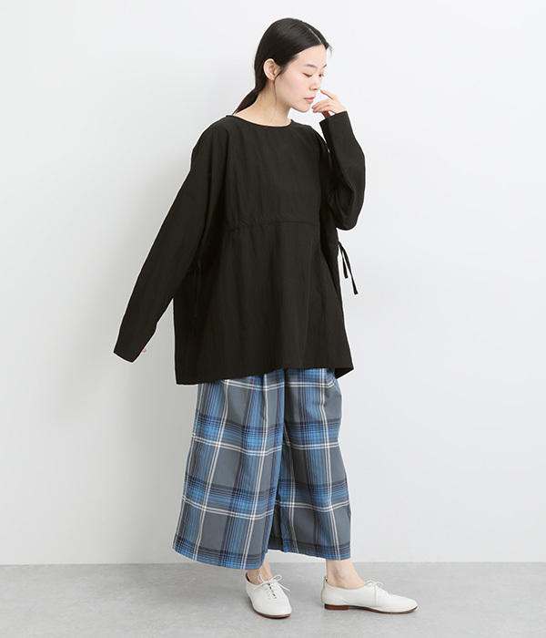 レーヨンナイロンvintagewash加工絞りフレアボリュームブラウス(D・ブラック)