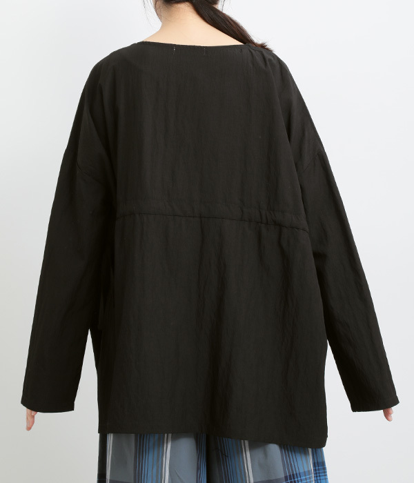 レーヨンナイロンvintagewash加工絞りフレアボリュームブラウス(D・ブラック)