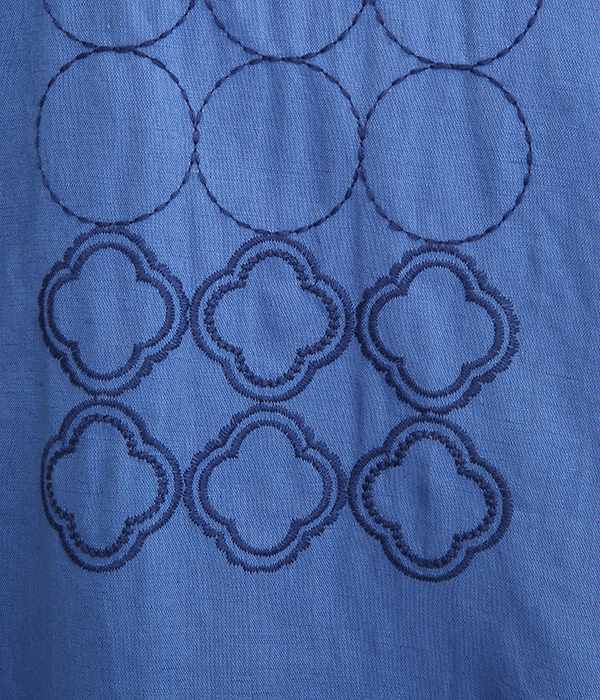 リネンコットンタイル刺繍スタンドカラー前開きワンピース(A・ブルー)